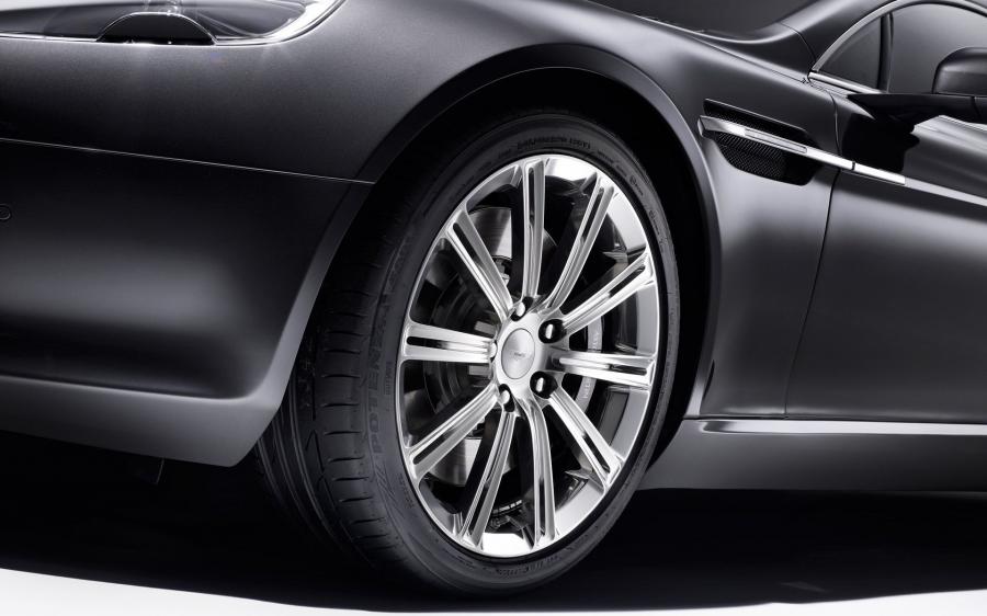 Колеса Aston Martin Rapide Luxe 2011 года  (фото 8 из 8)
